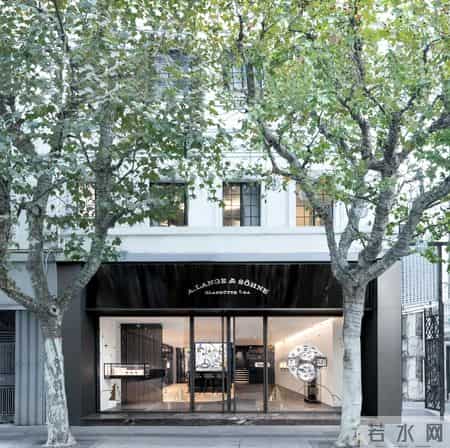 神级起步！出手即经典！这些一步到位毕业表，我只要一块就好！