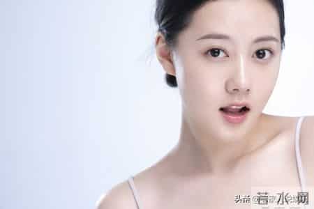 女生接吻必闭眼？心理学家揭秘：不是害羞，是身体在说“我爱你”