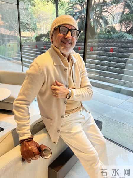 上了年纪的男人，少穿耐克、骆驼，换成这4个中产品牌更时髦