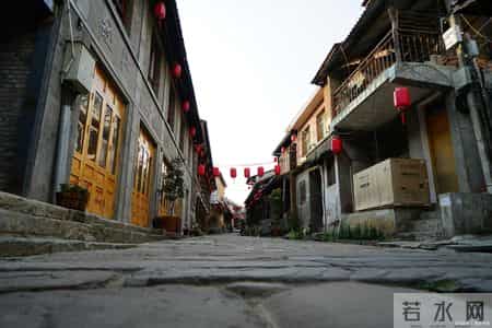 别再挤宽窄巷子！2元公交喝到宋朝老茶！青砖灰瓦里藏着千年人间烟火