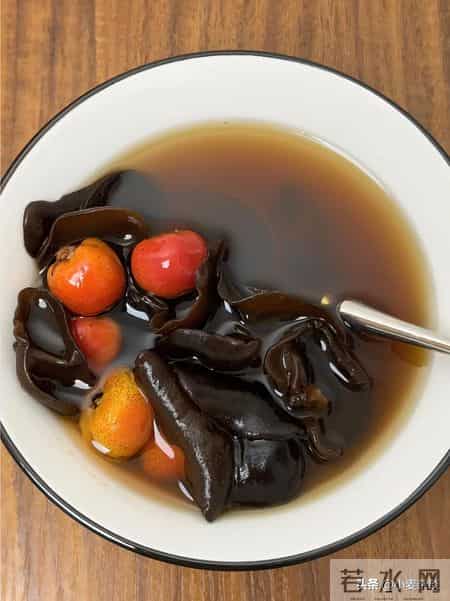 山楂搭它煮一煮,淤血全通!手脚不凉了,脸蛋气色好,暖到骨子里