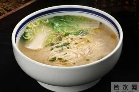 医生提醒：若长期早上吃面条，身体可能会出现这4个明显变化