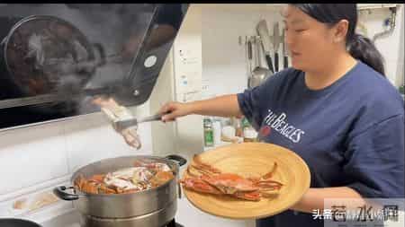 小二姐更新：开心回山东娘家，姐弟仨相聚，放飞自我 网友：又胖了