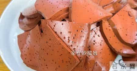 市场上的“假猪血”，是用什么做出来的？怎么才能一眼辨出真假？