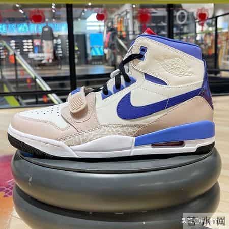 安踏国内市场超越耐克,想全面赶超还有很长路要走