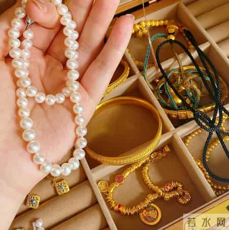 拥有1000克黄金的人，过着怎样的生活？