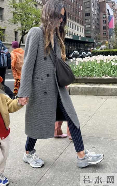 今年冬天，运动鞋不兴了！满大街都是“这4类鞋”怎么搭都好看！