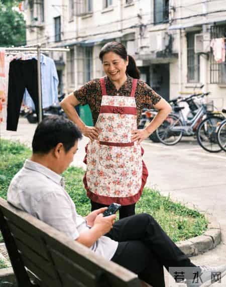 邻居天天撮合我和她女儿，我果断拒绝，没想到一个月后找到宿舍楼