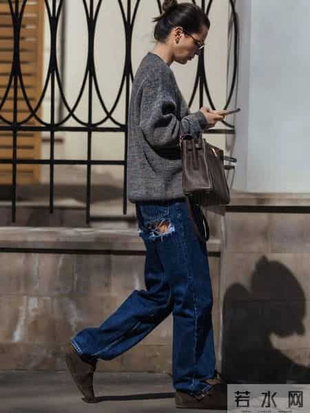 “阔腿裤+勃肯鞋”竟是冬天最流行组合，松弛又减龄