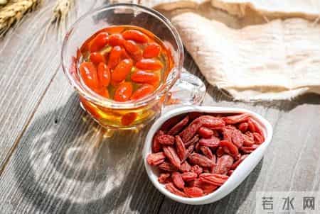 36 岁男子每天坚持喝枸杞水降血糖、养肾，3 个月后健康情况如何？