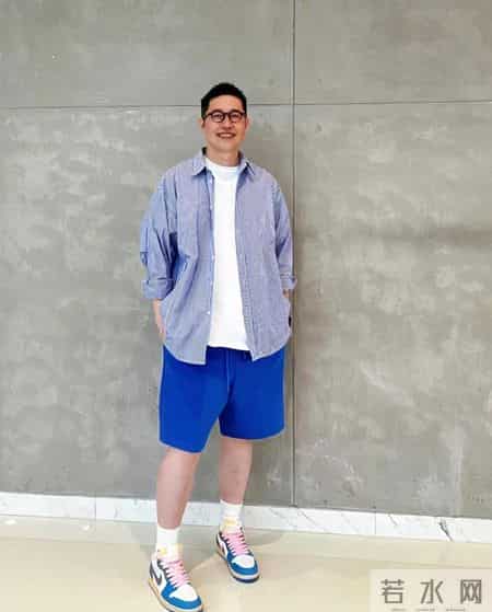 被40岁160斤的北京大叔惊艳！色不花哨、首饰不戴金，清爽更有型