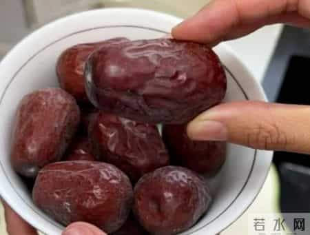 明天是腊月初九，不管有钱没钱，记得“吃二样，做二事”，人旺财旺福运也旺