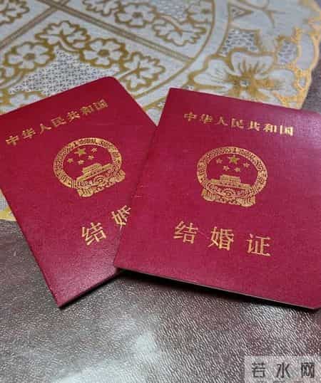 婚礼前六天，新郎瘫痪了！新娘做了一个决定：无论丈夫变成什么样，她都要陪在他身边