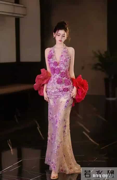 上海一模特 身高182cm 身材拥有黄金比例 散发迷人魅力