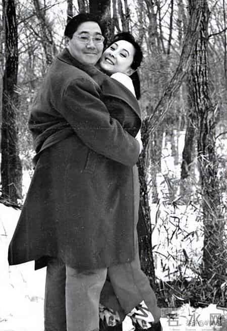 结婚23年她的内衣都是丈夫洗，在丈夫入狱后，她为夫还债三千万