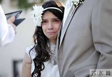 美国新律条结刷新认知！三十万少女被强制献祭，背后黑手难以想象