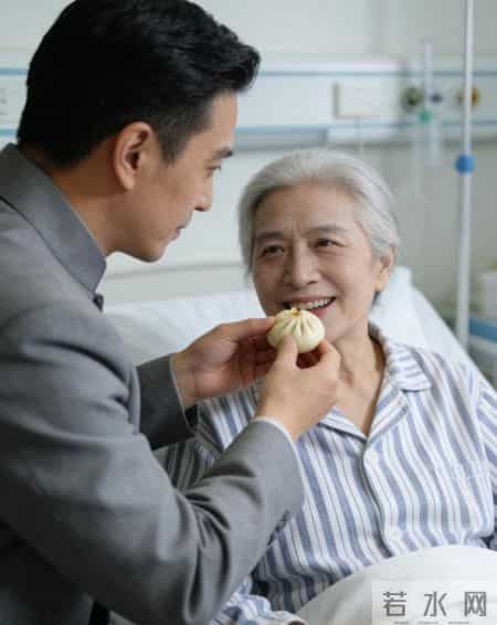 老头在赌场7天连赢，日赢5000就撤，老板见戒指色变：快请我师傅