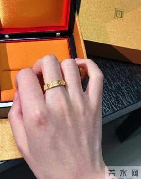 一枚25克的金戒指，究竟有多重的分量