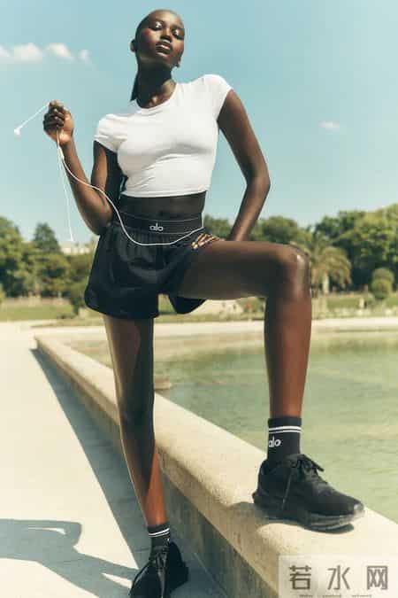 Alo想做lululemon，但更想做miumiu