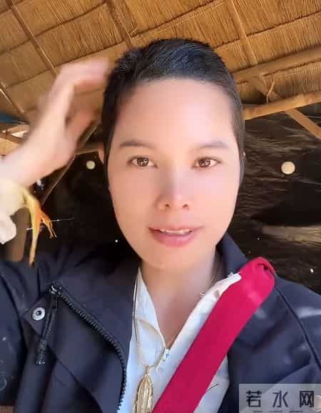 阿彪对妈妈深有愧疚，小依当初竟曾有过取消阿彪护照担保人的想法