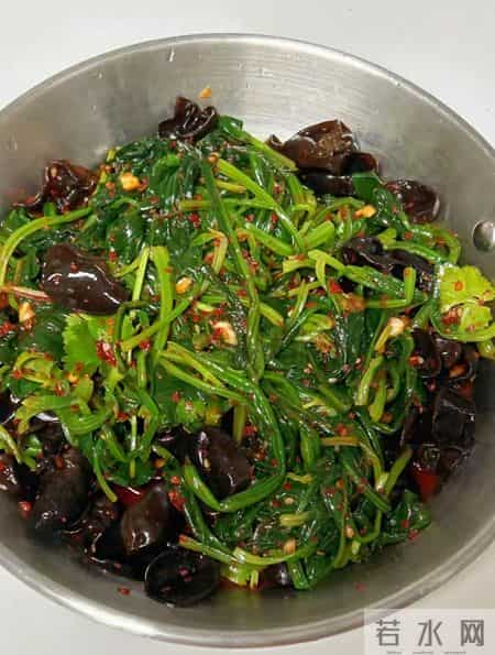 腊八过后使劲吃,一清肝排毒,二助眠,三护眼,清新脆嫩,别错过