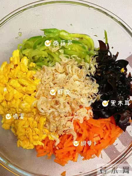 腊八吃饺子，芹菜白菜靠边站，这3种馅味美鲜香，补足营养好过冬