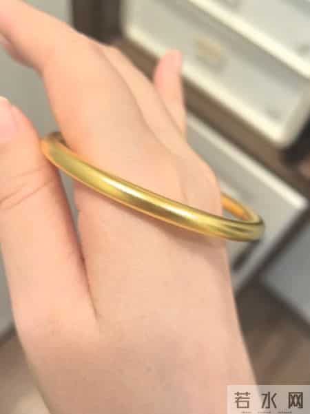 3克小金豆VS30克大金镯，哪个更值得买？