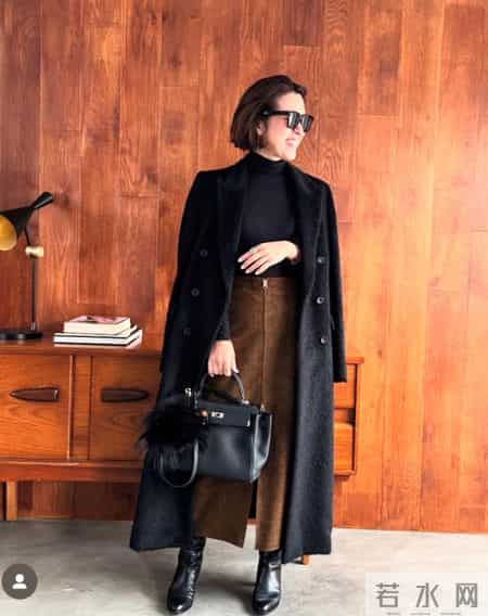 这是见过最真实的中年小个子，没有完美身形，靠简练穿搭圈粉无数