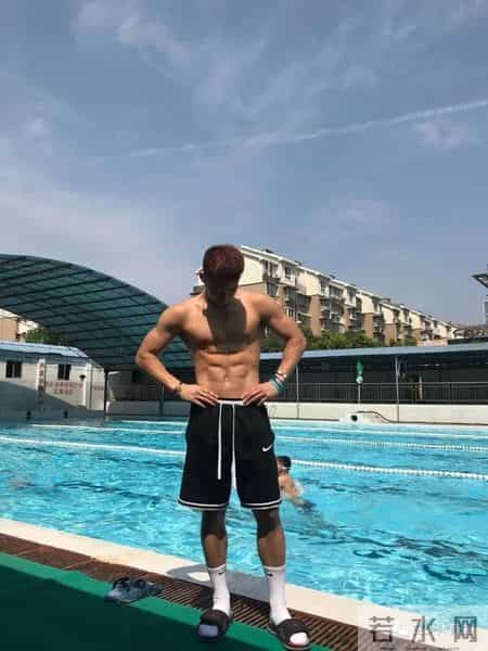 空少小哥哥，简直不要太帅了