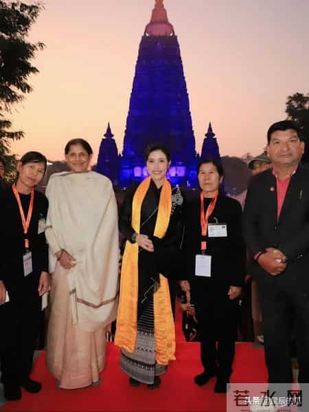 诗妮娜新造型美翻了，穿沙丽360度无死角，印度风体验卡风情万种