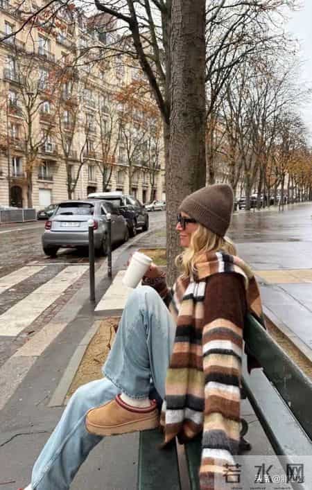 秋冬穿搭想摆脱沉闷？可以试试那种亮色系叠穿！