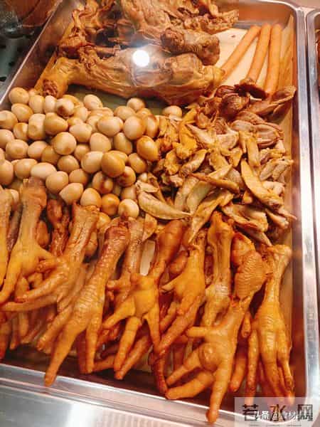 曝光廊坊这家熟食店，汤锅竟然铮明瓦亮，熏网兜肘子顶脑门香