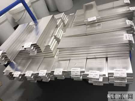 青岛女子亏40万卖房买白银，5个月狂赚200万，普通人能跟风吗？