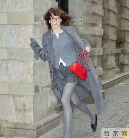 灰色到底有多万能？跟这3个“富贵色”一搭，高级感根本不用装！