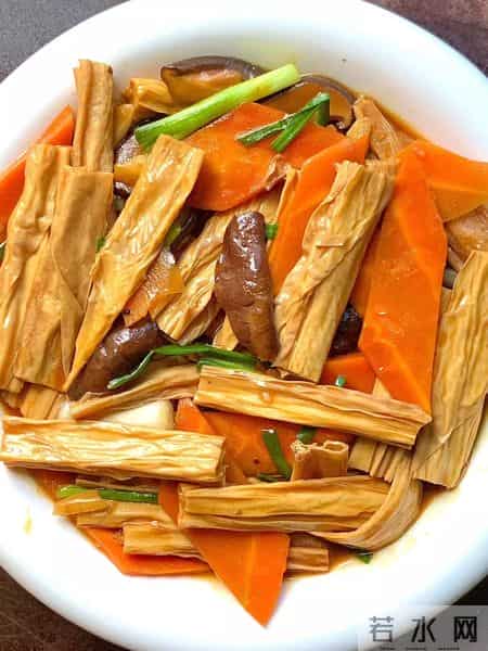 钾是香菇的21倍,建议中老年隔天吃一次它,腿脚有劲,对肝脏也好