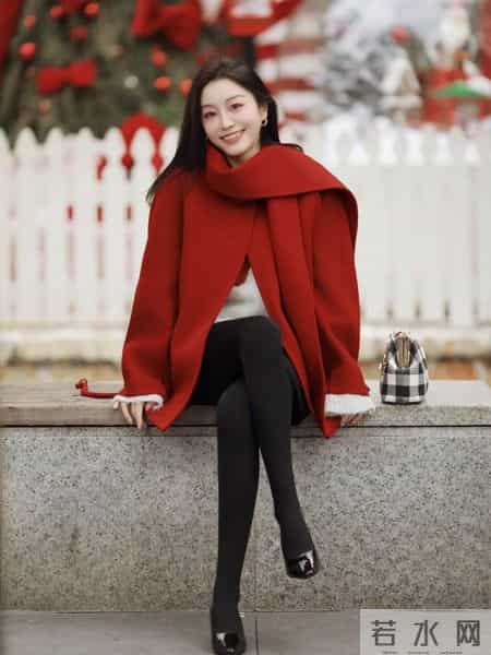 今年冬天流行“红色+黑色”穿搭组合，让你美出新高度！