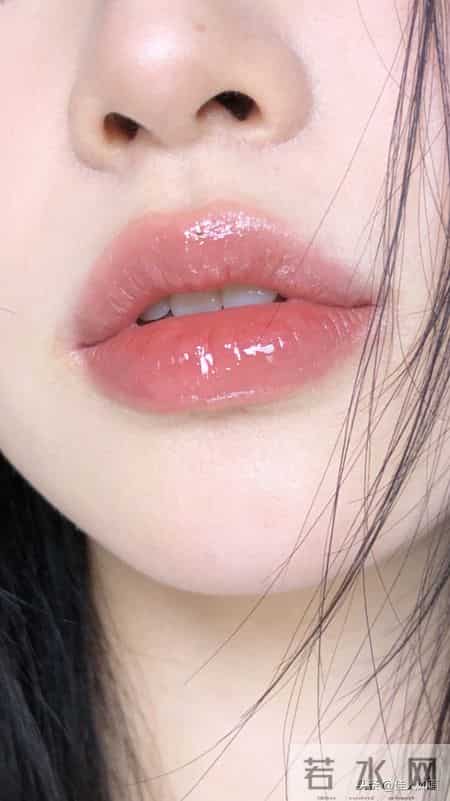 一眼沦陷的温柔！水光粉唇的少女感藏不住了