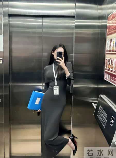 发现了本命连衣裙，蹬上尖头鞋绝了~