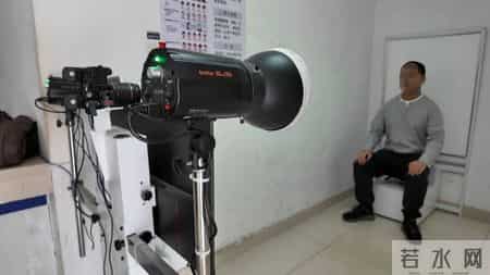 聚焦 -- 银川有三十万人面临更换身份证！“少跑腿”攻略看过来