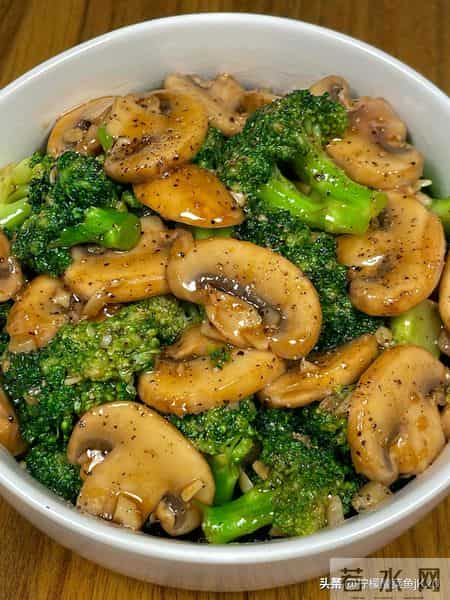 吃1斤等于10斤黑豆，连续吃了1周，1通便，2降脂，3降压，4增免疫