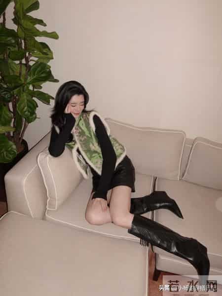 奚梦瑶吉娜新年氛围穿搭，搭配公式直接抄！