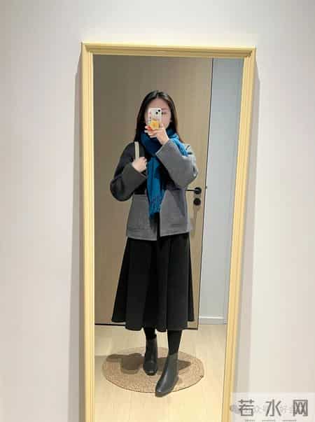 这才是中年女人该有的秋冬打扮：外套+阔腿裤半裙，优雅舒适时髦