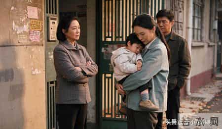 我爸想娶怀孕女同事，宁愿净身出户，4年后她带娃上门，我妈真狠