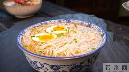 医生提醒：若长期早上吃面条，身体可能会出现这4个明显变化