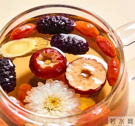 桑葚干的4种神仙搭配！一杯花茶解决你的皮肤、睡眠、脱发烦恼