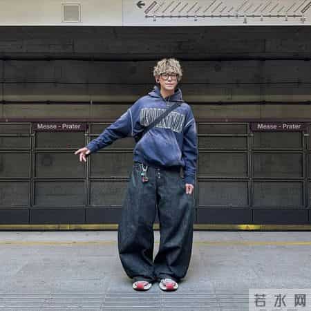 男士穿搭丨上班穿牛仔裤,西装外套这么搭,老板追着你加薪!