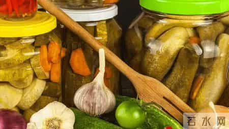 吃降压药不能吃香蕉？医生：长期服用降压药的人，3种食物别乱吃