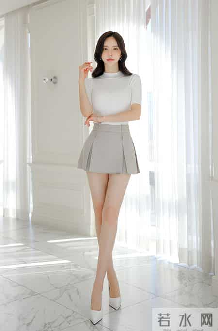 灰白轻熟通勤套装｜是长廊里的雾白干练美人