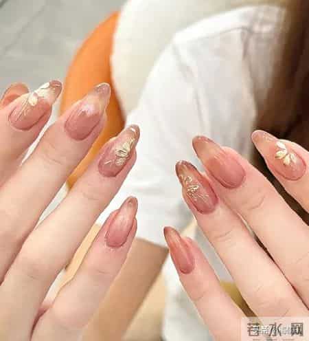 嘎嘎好看的美甲