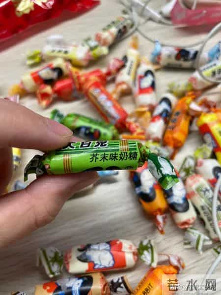 当年轻人掌握了“年货大权”,画风就变了!网友:一个比一个会买